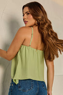 Blusa feminina com corrente dourada